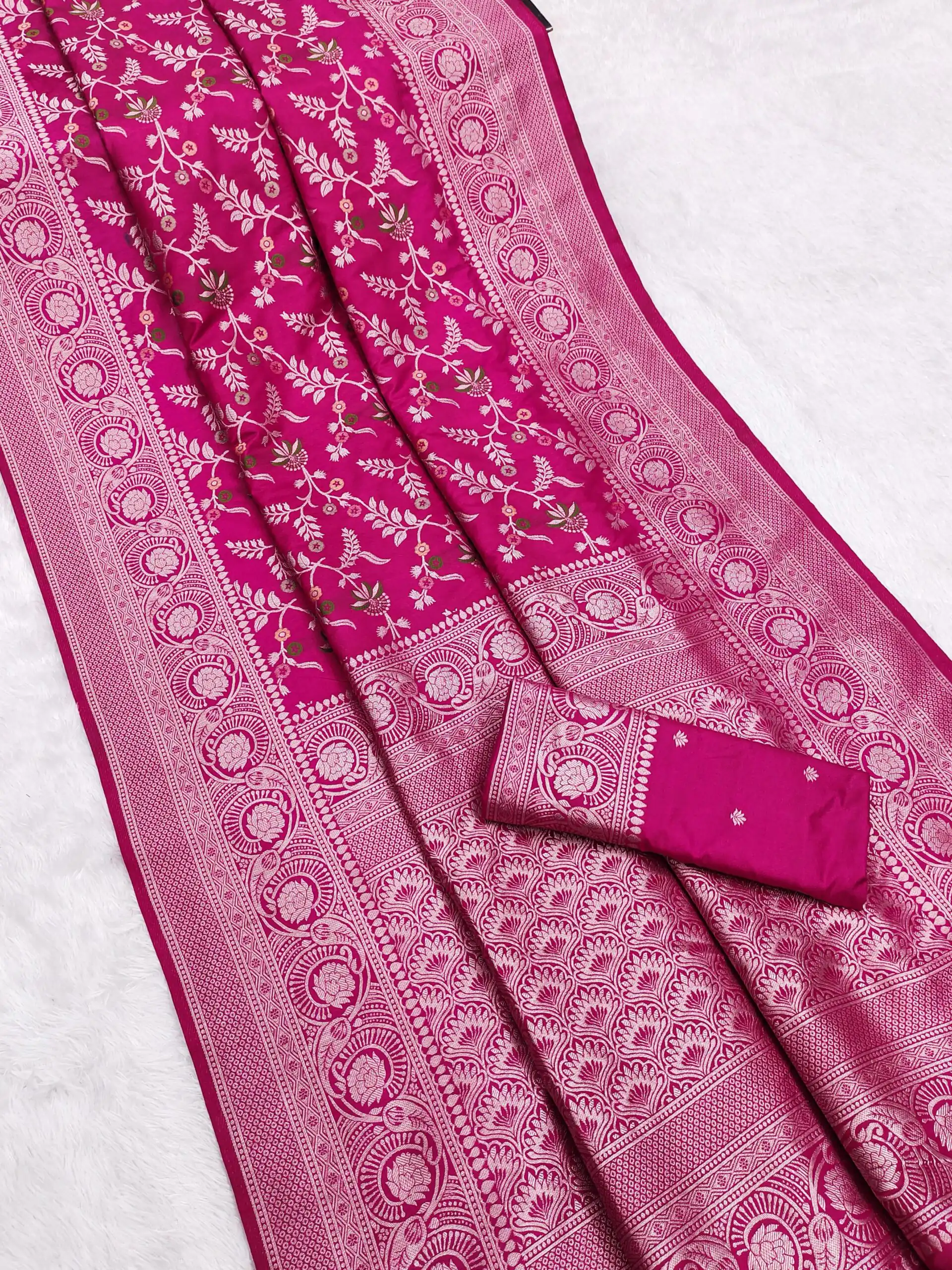 MB 113 Pink Khaddi Pashmina Saree with Lace Work & Zari Work. Introductory Price ₹1949. Delivery 4-6 Working Days. Shop now. | Sarees, Bollywood Sarees, Creative Sarees, Designer Sarees, Embroidered Sarees, Ethnic Saree, Modern Digital sarees, Party Wear Sarees