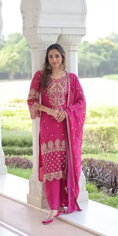 Pink Faux Blooming Embroidered WorkΒ Salwar Suit