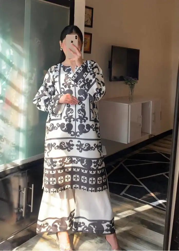 Black Natural Crape Digital Print Salwar Suit - Image 2