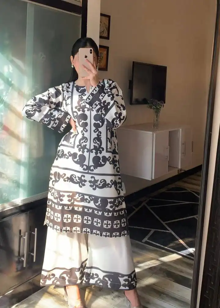 Black Natural Crape Digital Print Salwar Suit