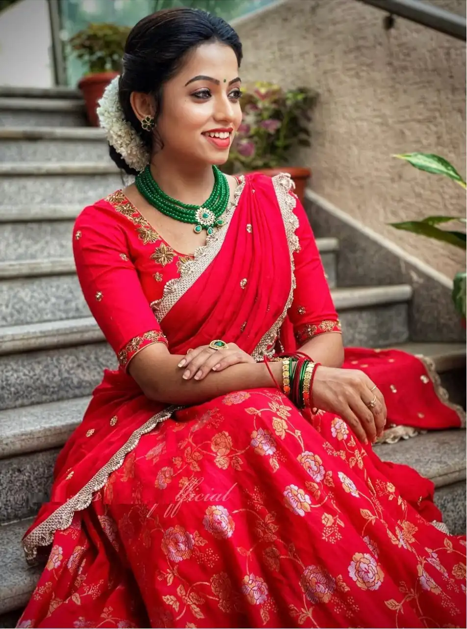 KT 165 Red Banarasi Jacquard Silk Lehenga Choli with Zari Work. Affordable Price ₹1974. Delivery 4-6 Working Days. Shop now. | Lehenga, Bollywood Lehenga, Creative Lehenga, Designer Lehenga, Embroidered Lehenga, Party Wear Lehenga