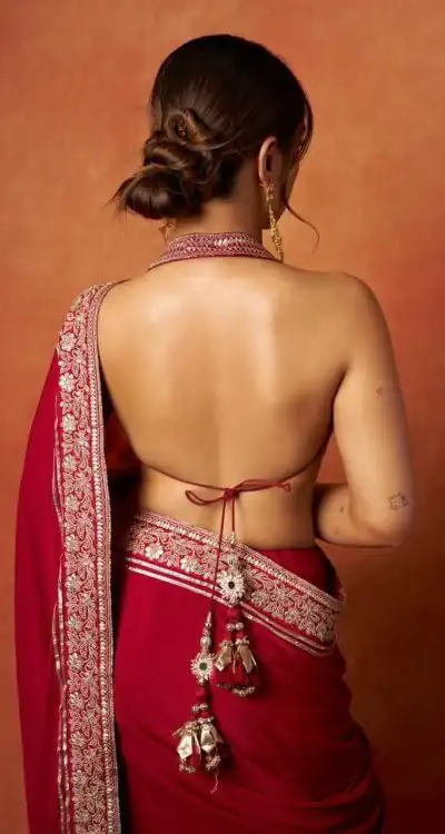 NC 5531 Red Soft Rangoli Silk Saree with Embroidery Work & Lace Work. Special Price ₹1949. Delivery 4-6 Working Days. Shop now. | Sarees, Bollywood Sarees, Creative Sarees, Designer Sarees, Embroidered Sarees, Ethnic Saree, Modern Digital sarees, Party Wear Sarees