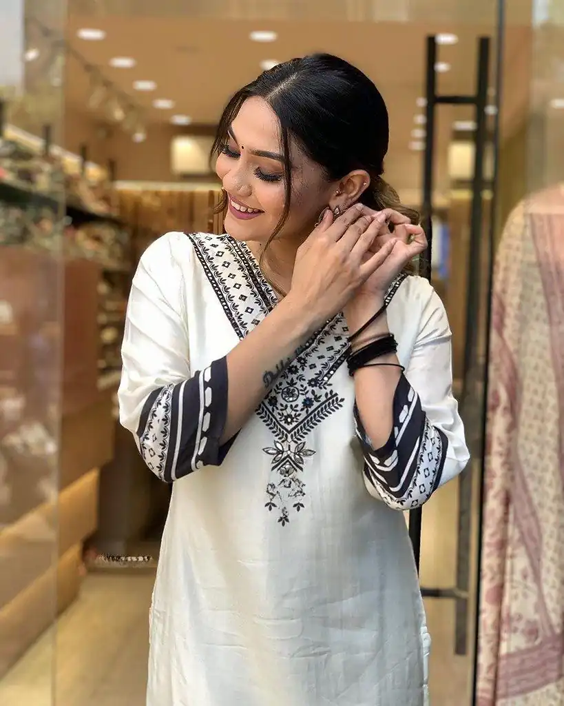 DC G20 White in Maslin Digital Print Salwar Suit . Wedding, Party, Festive, Events, Introductory Price ₹1549. Delivery 4-6 Working Days. Shop now. | Jump Suits, Salwar suit, Casual Suits, Creative suits, Designer Suits, Palazzo Suits, Party Wear Suits, Patiala Suits, Straight Suits