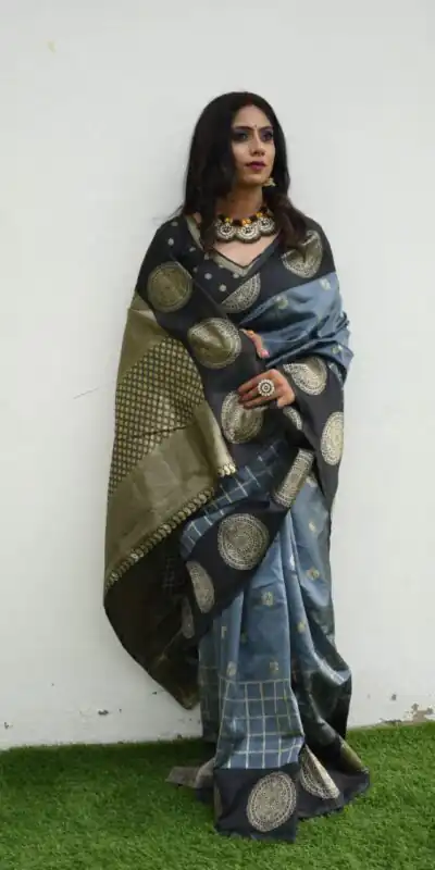 KPR 080 Grey Color Soft Lichi Silk Saree with Lace Border & Lace Work. Best Price ₹1449. Delivery 4-6 Working Days. Shop now. | Sarees, Bollywood Sarees, Creative Sarees, Designer Sarees, Embroidered Sarees, Ethnic Saree, Modern Digital sarees, Party Wear Sarees