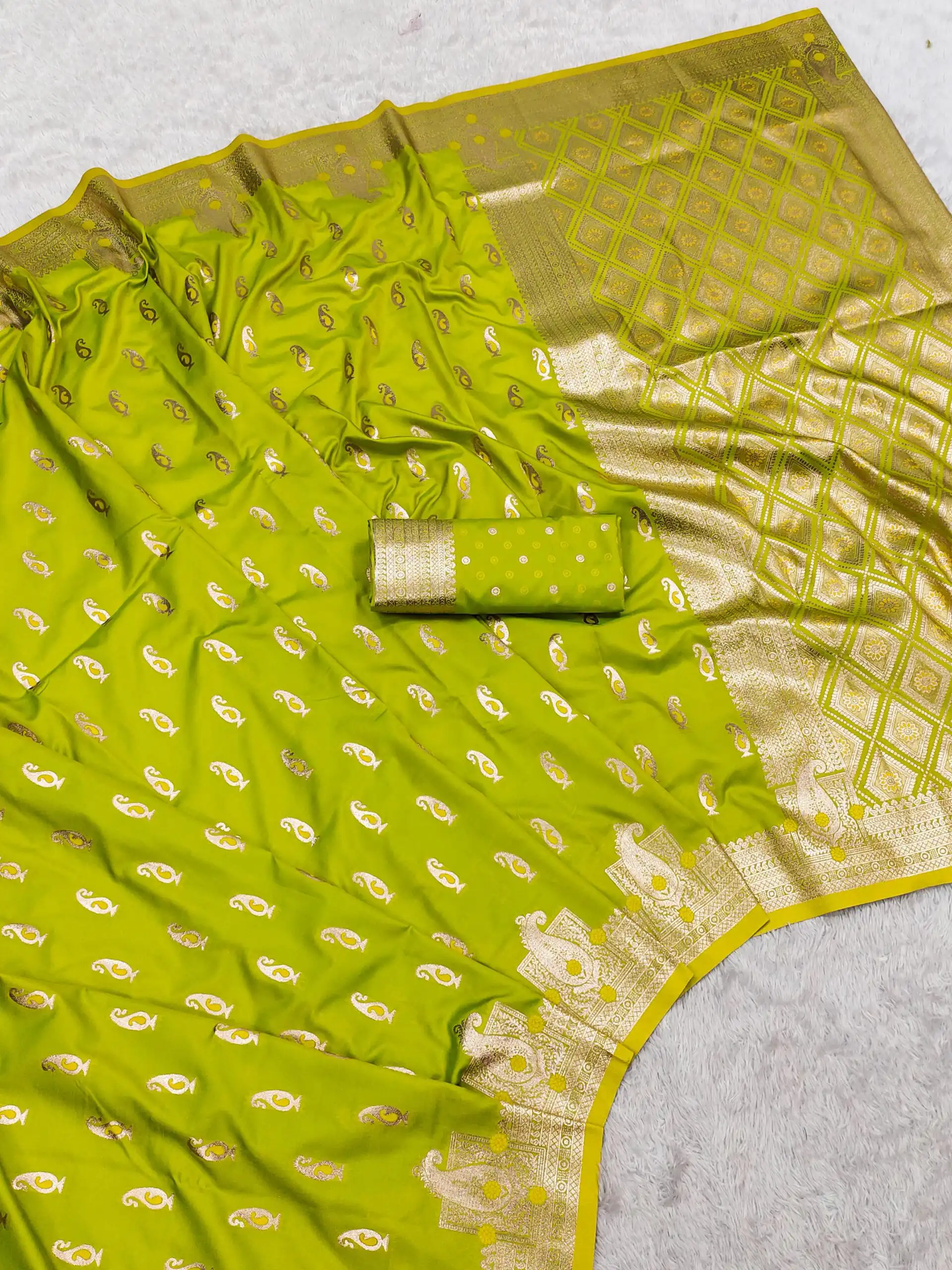 MB 41 Lemon Yellow Color Green Banarasi Silk Zari Weaving Saree . Wedding, Party, Festive, Available at ₹1849 only. Delivery 4-6 Working Days. Shop now. | Sarees, Bollywood Sarees, Creative Sarees, Designer Sarees, Embroidered Sarees, Ethnic Saree, Modern Digital sarees, Party Wear Sarees