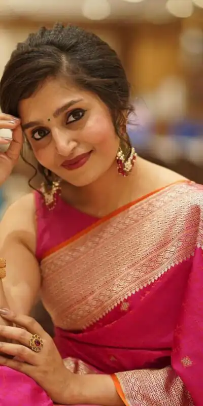 ES 8264 Red Color Soft Lichi Silk Saree with Lace Border & Lace Work. Best Price ₹1349. Delivery 4-6 Working Days. Shop now. | Sarees, Bollywood Sarees, Creative Sarees, Designer Sarees, Embroidered Sarees, Ethnic Saree, Modern Digital sarees, Party Wear Sarees