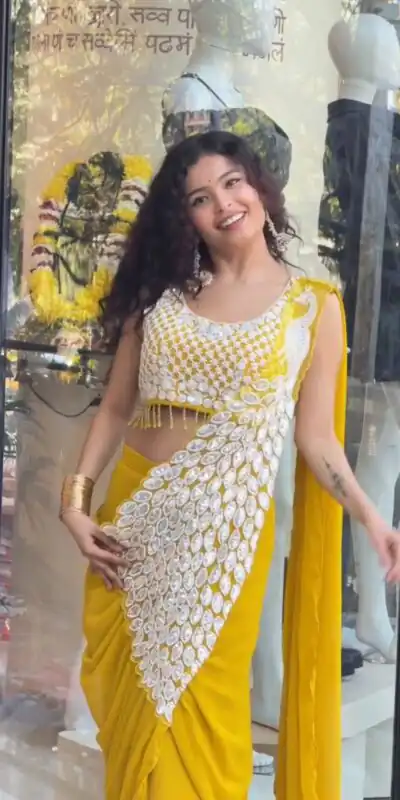 ST 1165 Yellow Faux Georgette Saree with Embroidery Work & Sequins Work. Now at just ₹1799. Delivery 4-6 Working Days. Shop now. | Sarees, Bollywood Sarees, Creative Sarees, Designer Sarees, Embroidered Sarees, Ethnic Saree, Modern Digital sarees, Party Wear Sarees