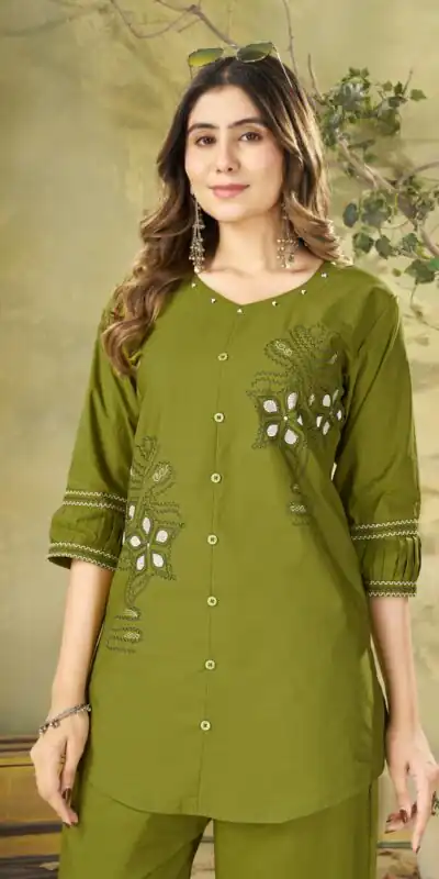 Alternative view of Beautiful Green Pure Cotton Multi Thread Work Kurti