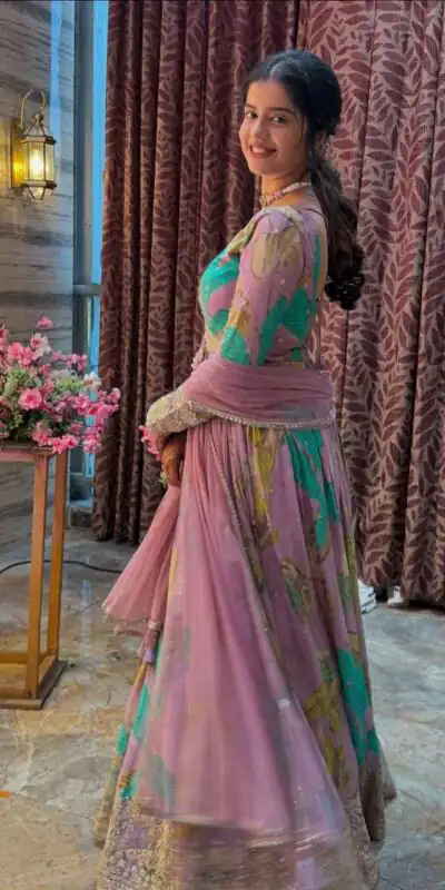 Perfect for Wedding, Party, Durga Puja, Diwali, Anniversary – ZB 5054 Pink Pink Fox Georgette Gown. Now at just ₹2149. Delivery 4-6 Working Days. Shop now. | Gowns, Bollywood Gowns, Creative Gowns, Designer Gowns, Embroidered Gowns, Party Wear Gowns