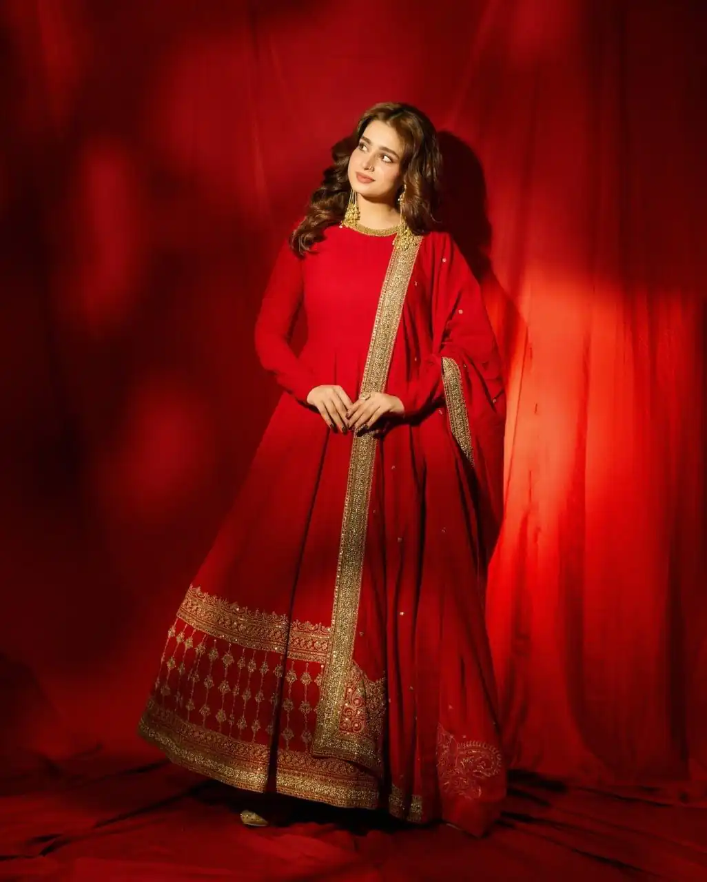 RRTC 6026 Red Color Vichitra Silk Thread Sequence Work Gown . Exclusive Offer ₹2499. Delivery 4-6 Working Days. Shop now. | Gowns, Bollywood Gowns, Creative Gowns, Designer Gowns, Embroidered Gowns, Party Wear Gowns