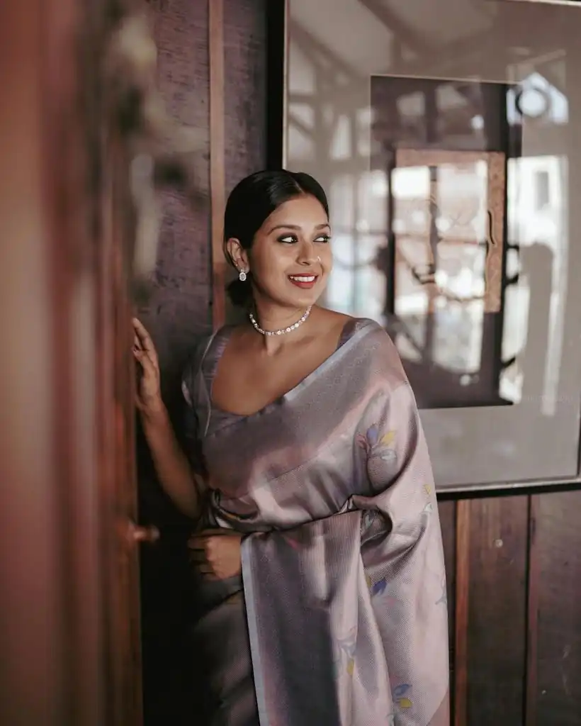KPR 146 Grey in Soft Lichi Silk Jacquard Work Designer Work Saree . Exclusive Offer ₹1399. Delivery 4-6 Working Days. Shop now. | Sarees, Bollywood Sarees, Creative Sarees, Designer Sarees, Embroidered Sarees, Ethnic Saree, Modern Digital sarees, Party Wear Sarees