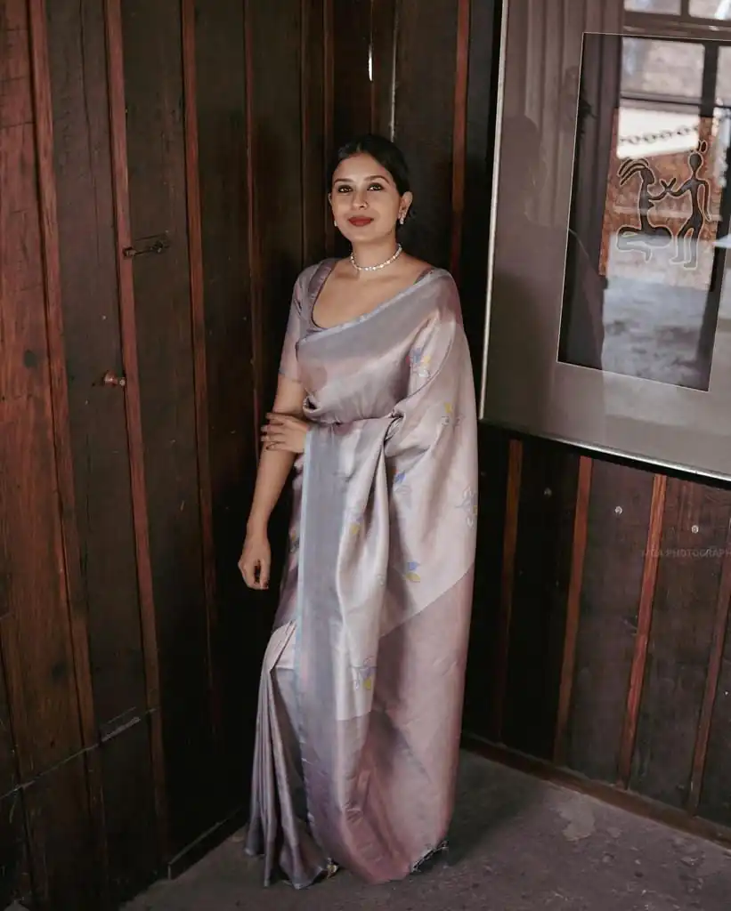 KPR 146 Grey in Soft Lichi Silk Jacquard Work Designer Work Saree . Exclusive Offer ₹1399. Delivery 4-6 Working Days. Shop now. | Sarees, Bollywood Sarees, Creative Sarees, Designer Sarees, Embroidered Sarees, Ethnic Saree, Modern Digital sarees, Party Wear Sarees