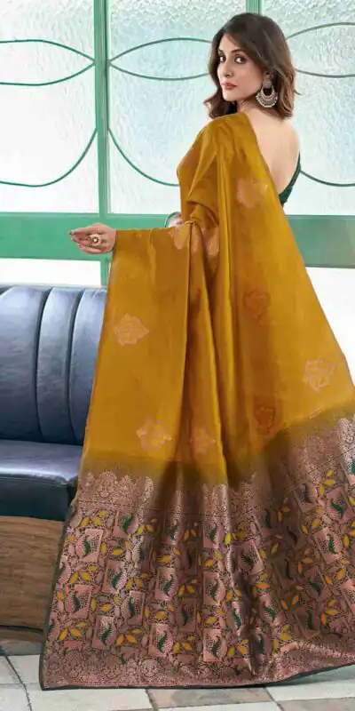 Alternative view of Aglow Mastered Soft Lichi Silk Jacquard Work Saree