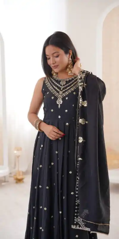 Alternative view of Elegant Black Roman Silk Embroidery Work Gown