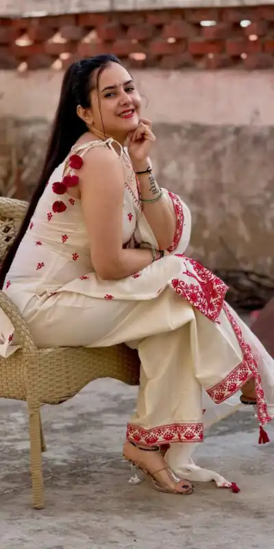 Alternative view of Gorgeous Pink Maska Cotton Silk Embroider Work Salwar Suit