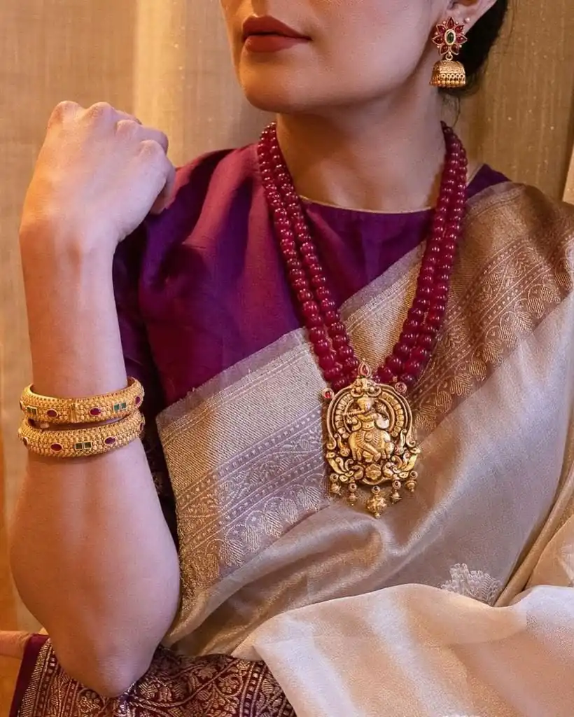 Pretty Off White Soft Lichi Silk Gold Zari Work Saree - Image 6