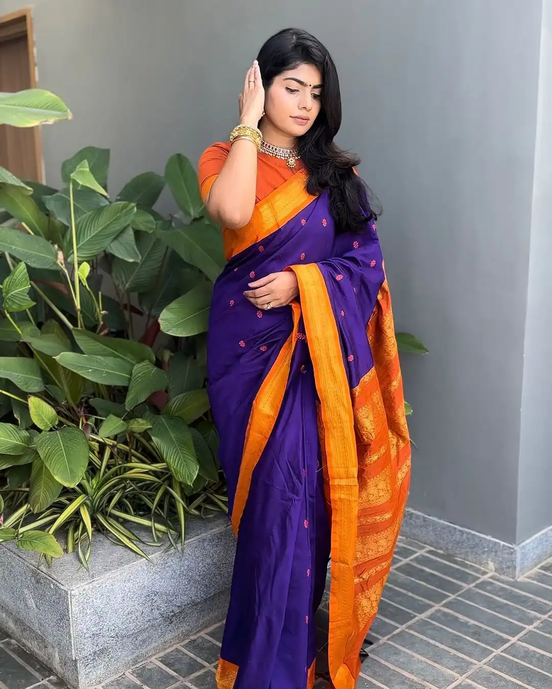 Pretty Royal Blue Lichi Silk Jacquard Border Work Saree
