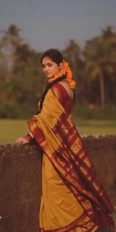 Alternative view of Pretty Yellow Lichi Silk Jacquard Border Work Saree