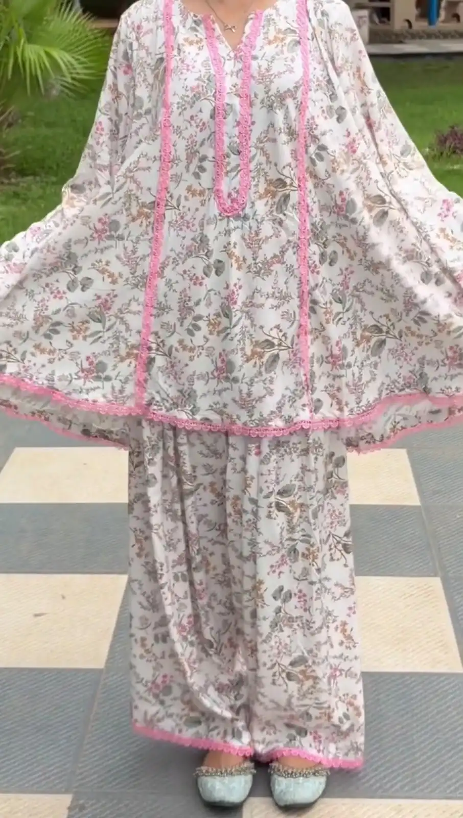 Special Pink Natural Crep Digital Print Work Salwar Suit - Image 3