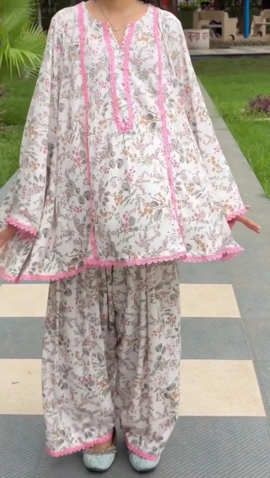 Special Pink Natural Crep Digital Print Work Salwar Suit - Image 2