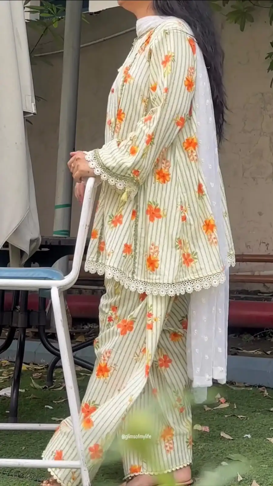 Super Off White Natural Crep Digital Print Work Salwar Suit - Image 6