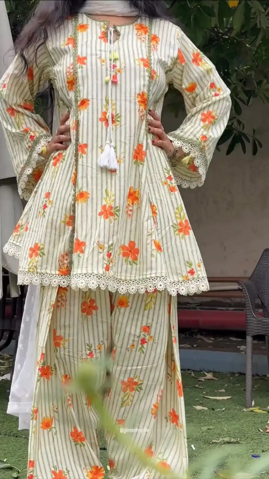 Super Off White Natural Crep Digital Print Work Salwar Suit - Image 2