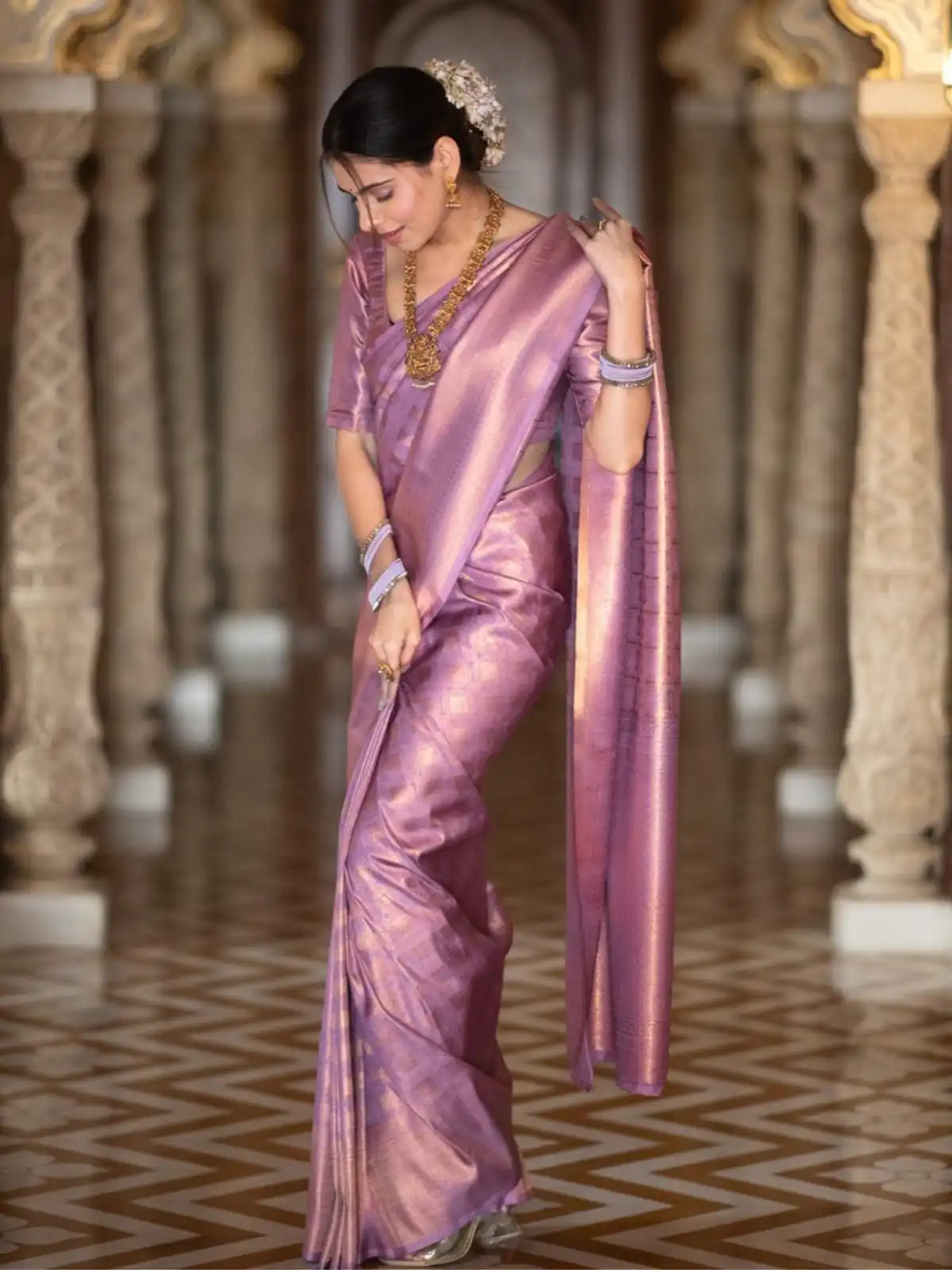 Superb Lavender Lichi Silk Jacquard Border Work Saree - Image 2