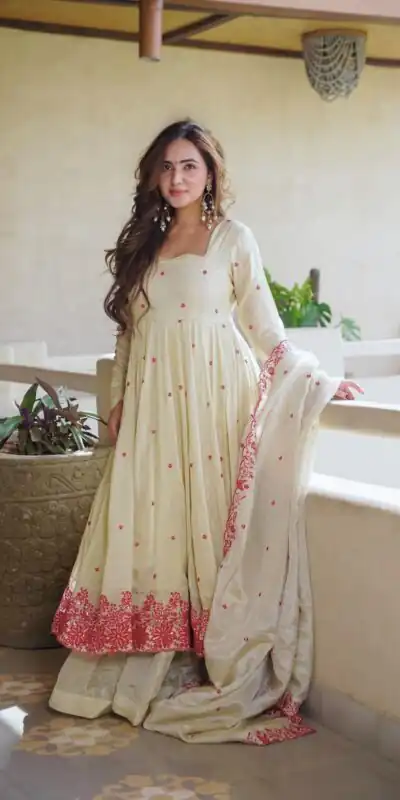 SRK 5360 Off White Dimond Silk Salwar Suit Perfect for Wedding, Party, Cultural Events, Traditional Day, Durga Puja βAffordable Price βΉ2449/-. Delivery | Jump Suits, Salwar suit, Casual Suits, Creative suits, Designer Suits, Palazzo Suits, Party Wear Suits, Patiala Suits, Straight Suits