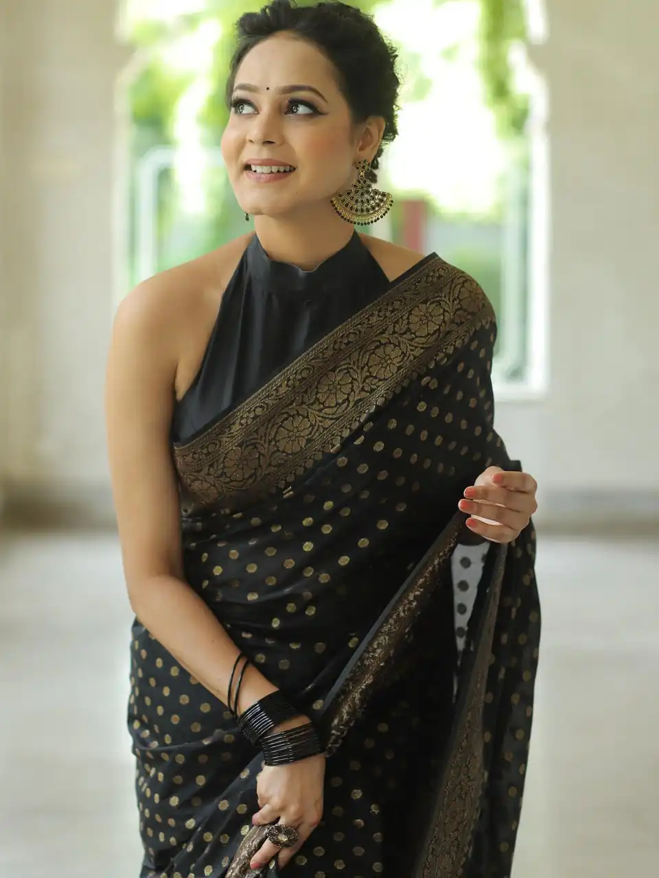 Fancy Black Lichi Silk Jacquard Work Saree - Image 2