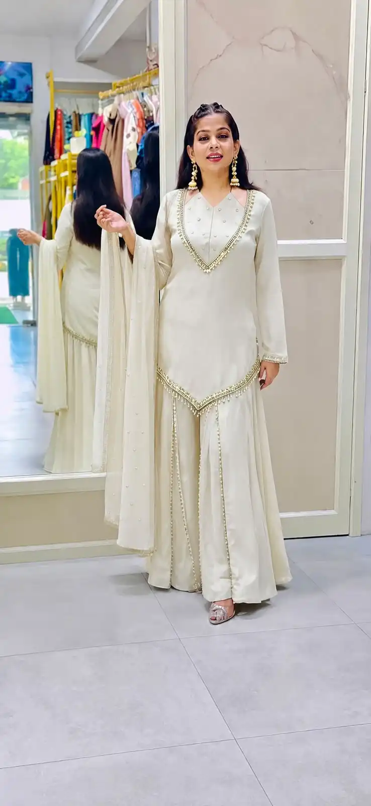 Pretty White Roman Glass Mirror Work Salwar Suit - Image 5