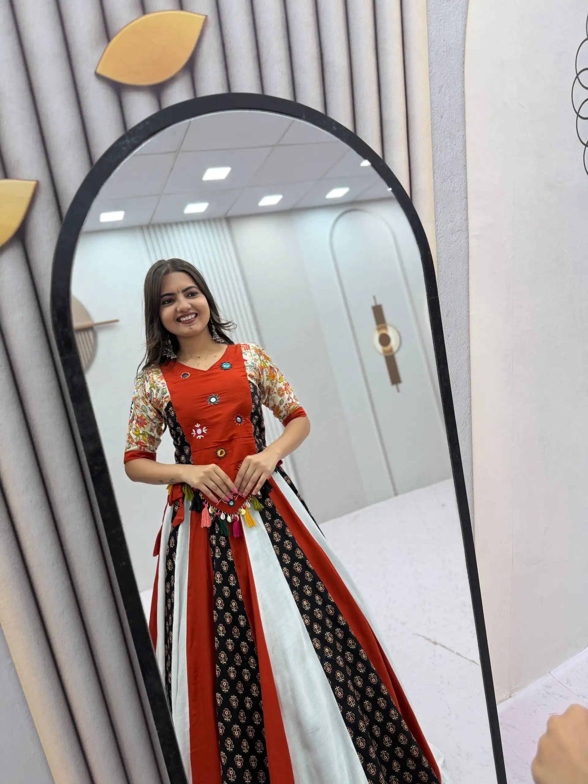 PC 587 Red in Pure Cotton Mirror Work & Gamthi Work Lehenga Choli . Exclusive Offer ₹3049. Delivery 4-6 Working Days. Shop now. | Lehenga, Bollywood Lehenga, Creative Lehenga, Designer Lehenga, Embroidered Lehenga, Party Wear Lehenga