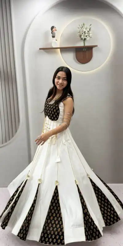 Ram 192 White in Pure Cotton Mirror Work & Gamthi Work Lehenga Choli . Exclusive Offer ₹2849. Delivery 4-6 Working Days. Shop now. | Lehenga, Bollywood Lehenga, Creative Lehenga, Designer Lehenga, Embroidered Lehenga, Party Wear Lehenga
