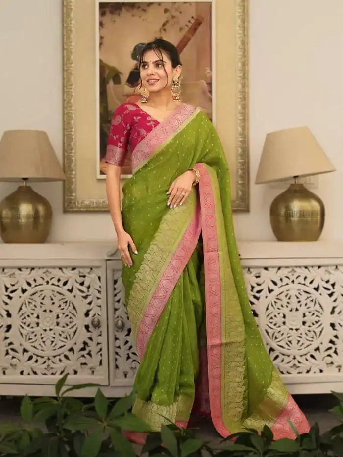 Alluring Green Soft Silk Jacquard All Over Saree - Image 3