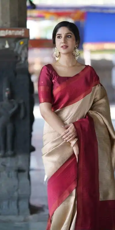Alternative view of Cool Red Soft Lichi Silk Lace Work Saree