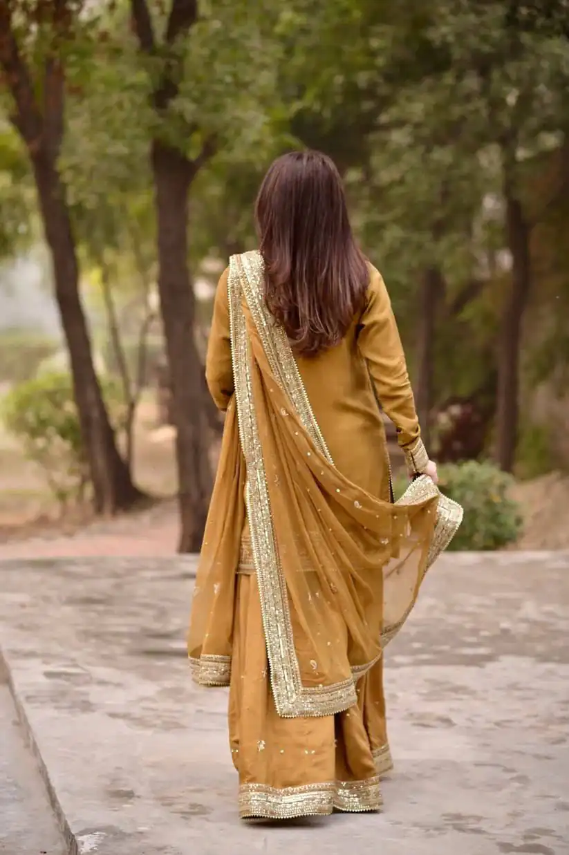 Fancy Rust Mul Chanderi Thread Work Salwar Suit - Image 3