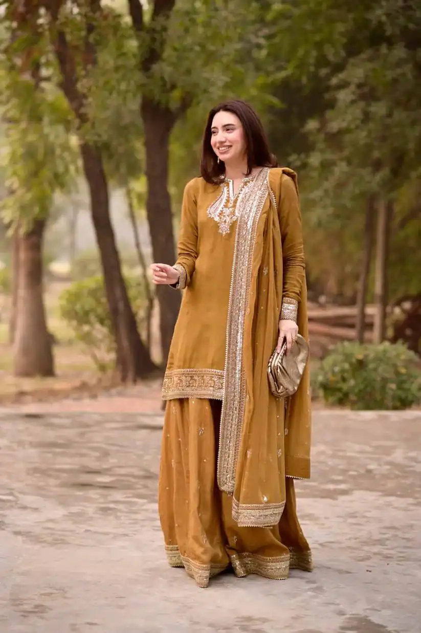 Fancy Rust Mul Chanderi Thread Work Salwar Suit