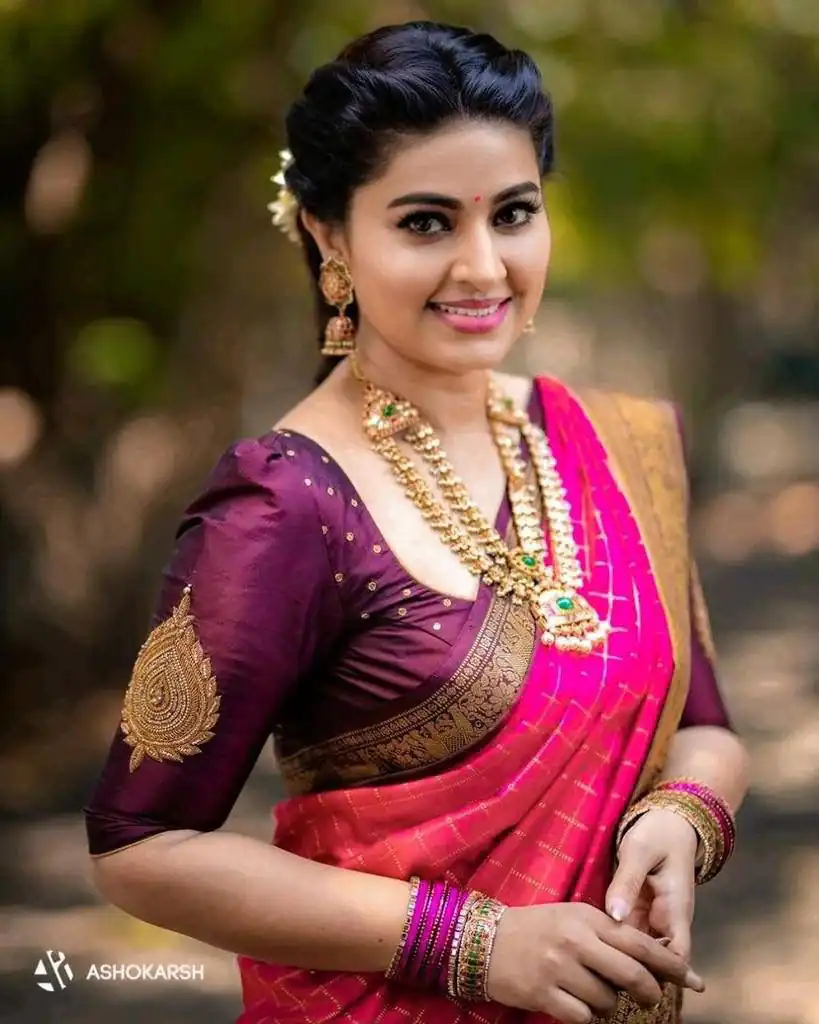 Perfect Pink Lichi Silk Jacquard Border Work Saree - Image 6