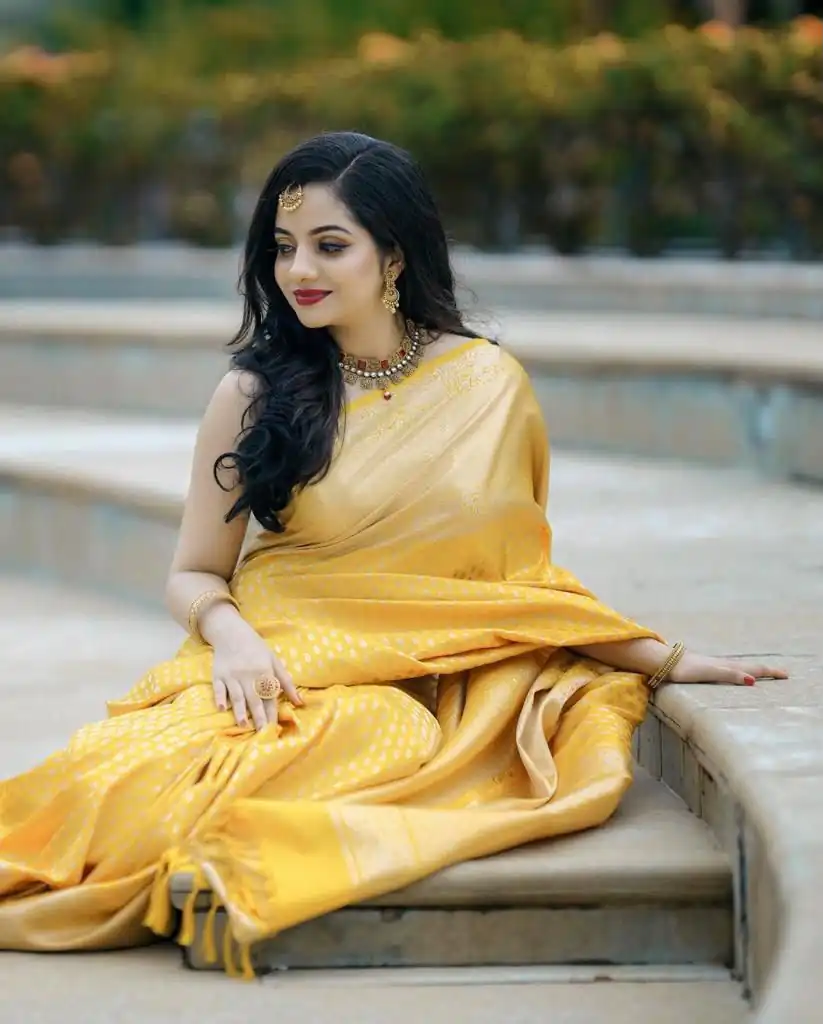 Pretty Yellow Lichi Silk Lace Jacquard Work Saree - Image 5