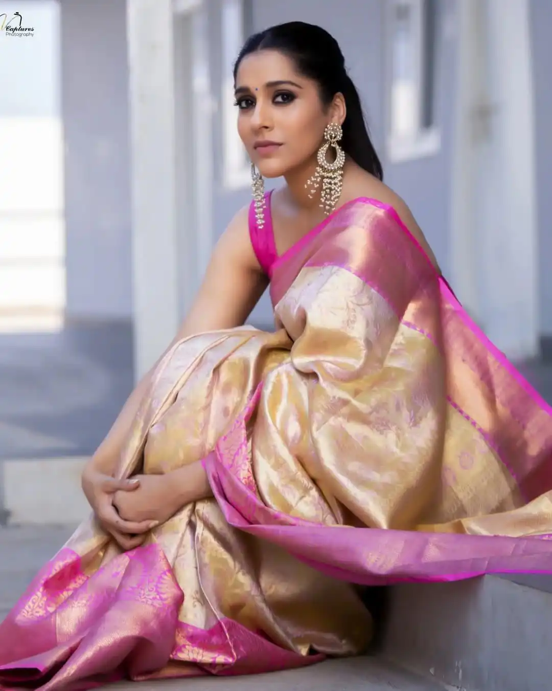 Super Pink Soft Lichi Silk Lace Border Work Saree - Image 3