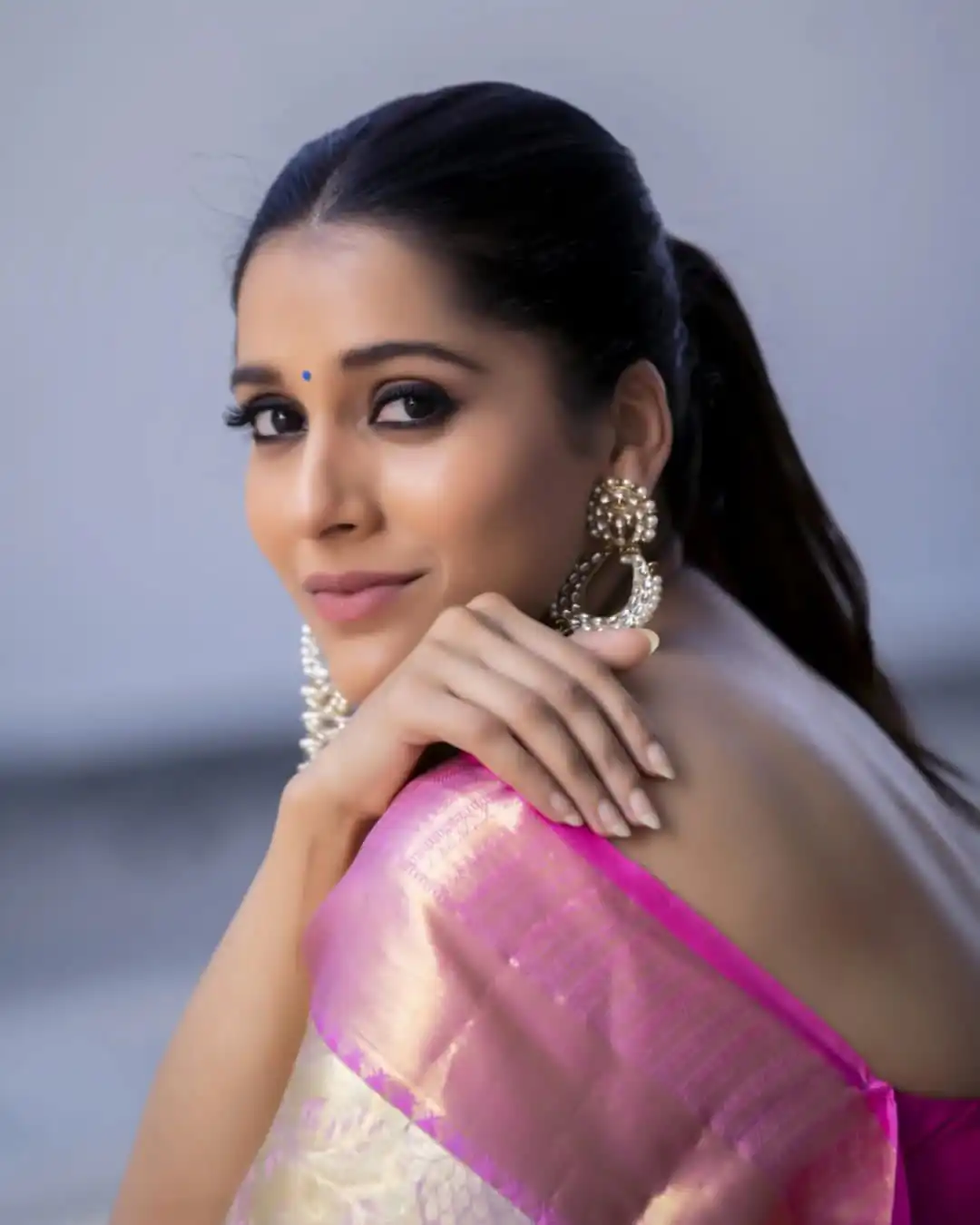 Super Pink Soft Lichi Silk Lace Border Work Saree - Image 2