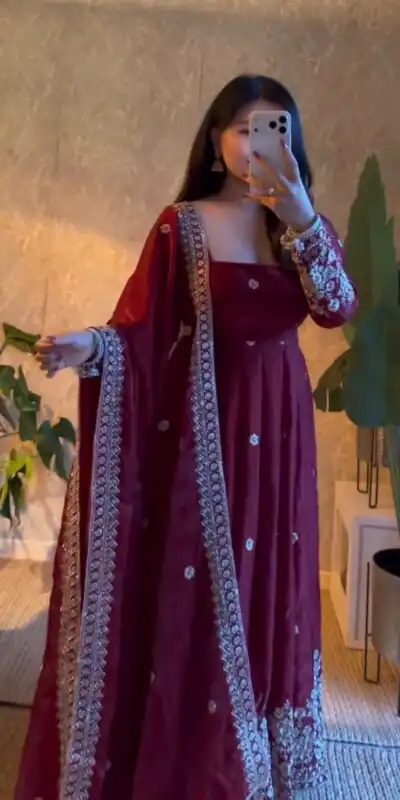 Alternative view of Unique Wine Fendy Silk Embroidery Work Gown