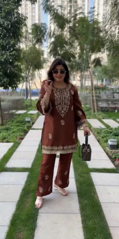 KD 1615 Rust Slub Rayon Kurti Perfect for Wedding, Party, Housewarming, Makar Sankranti, Pongal – . Delivery 4-6 Working Days. Shop now. | Kurti, Bollywood Kurti, Creative Kurtis, Designer Kurti, Party Wear Kurti, Selfie Kurti